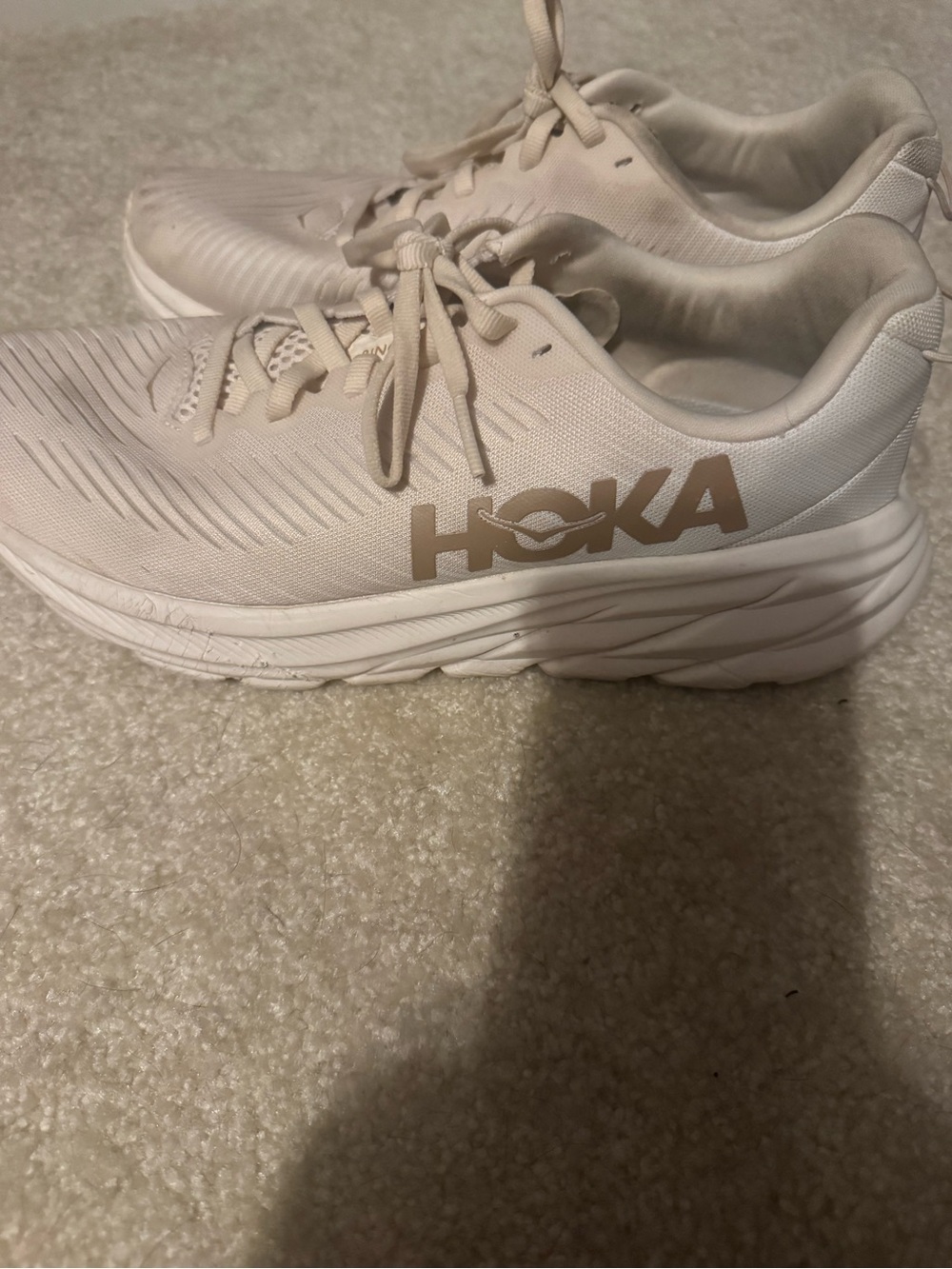 HOKA bondi 8s Pale Mauve / Peach Whip sneakers. Size US 8